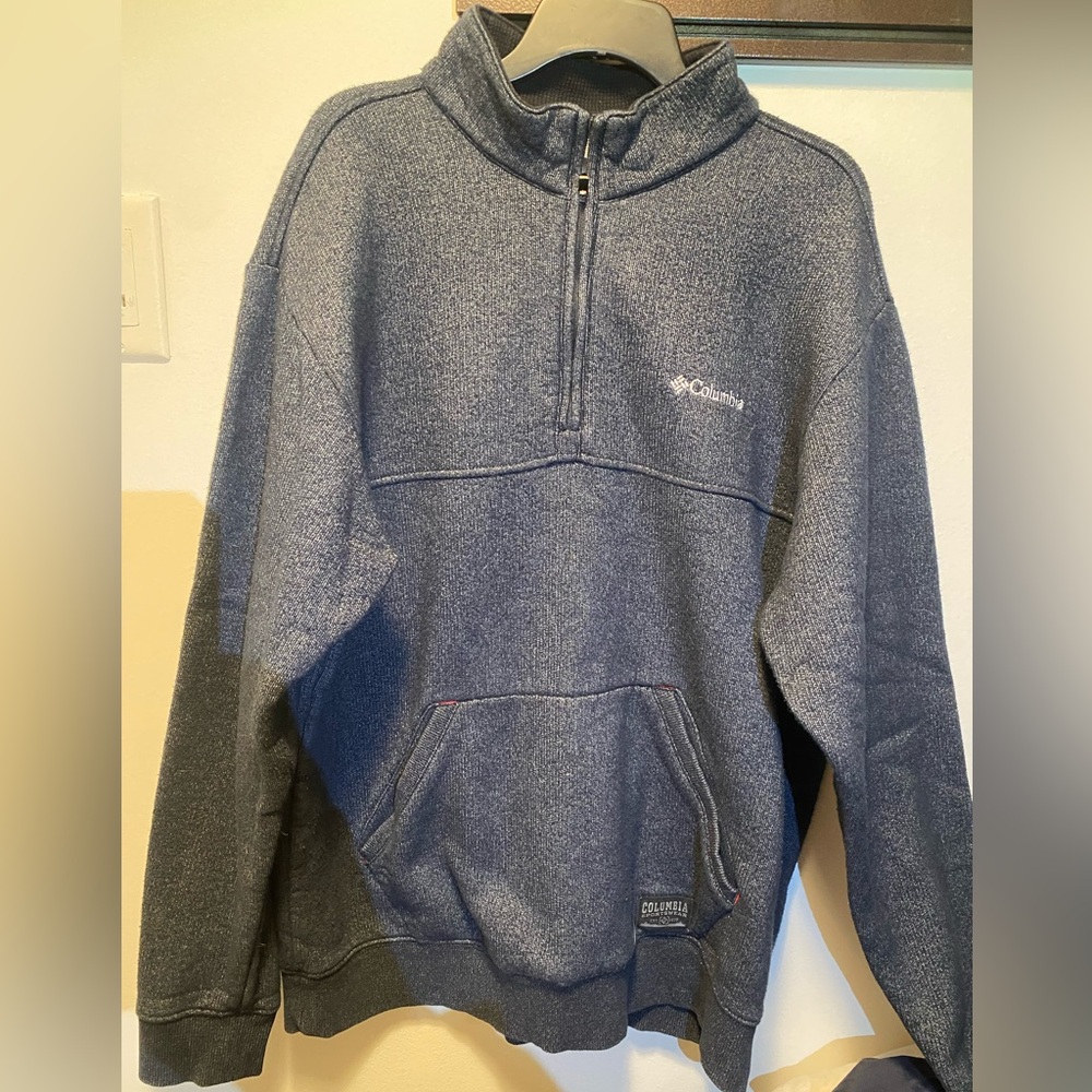 Columbia Navy Blue 1/4-Zip Pullover / Sweatshirt 
|| Size - Men’s Medium